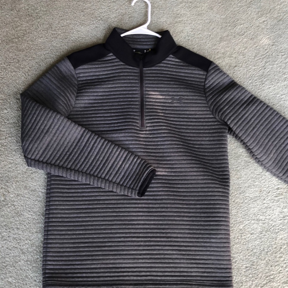 Under Armor quarter zip sz S